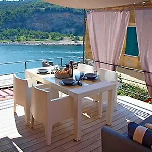 https://little-paradise-portovenere.hotelitalianriviera.com